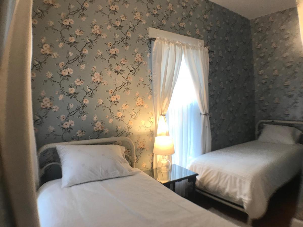 The Rogan House Bed and Breakfast Gambier Exteriör bild